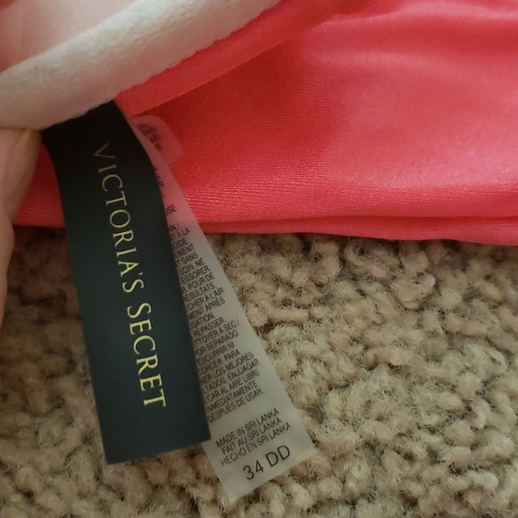 Victoria's Secret Bikini - Picture 4 of 5